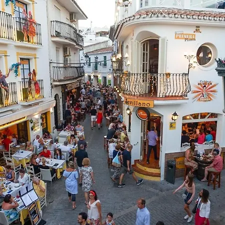 Acapulco At * Nerja